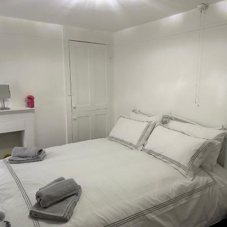 Cottage, 10 Mins Train / River Burnham-on-Crouch ภายนอก รูปภาพ