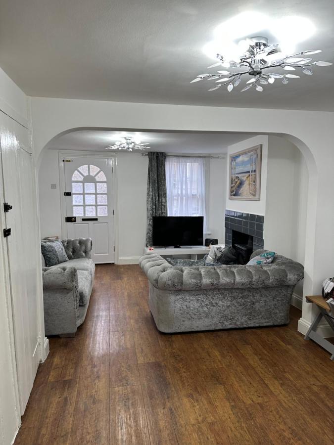 Cottage, 10 Mins Train / River Burnham-on-Crouch ภายนอก รูปภาพ