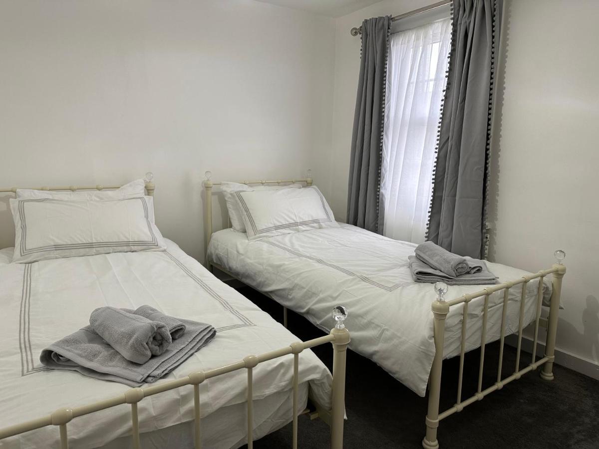Cottage, 10 Mins Train / River Burnham-on-Crouch ภายนอก รูปภาพ