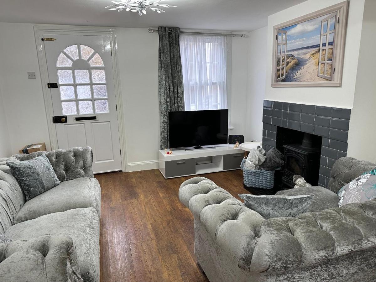 Cottage, 10 Mins Train / River Burnham-on-Crouch ภายนอก รูปภาพ